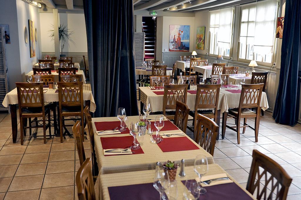 Le Lion D'Or - Logis Hotels - Hotel 2 Etoiles Et Restaurant Ingrandes  Exterior foto